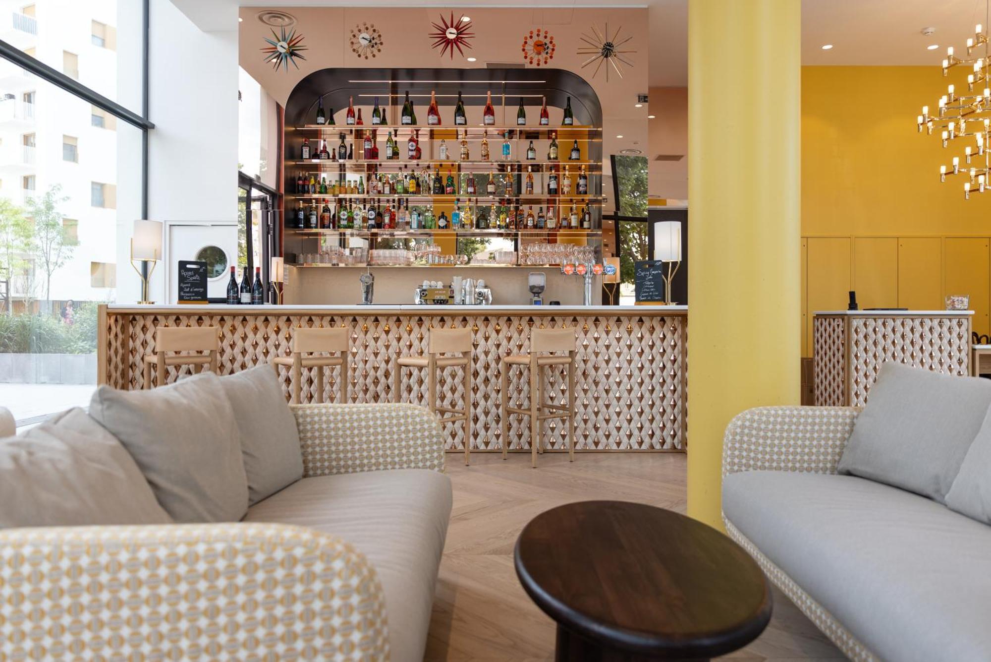 Hotel Kyriad Prestige Paris Asnieres Bagian luar foto