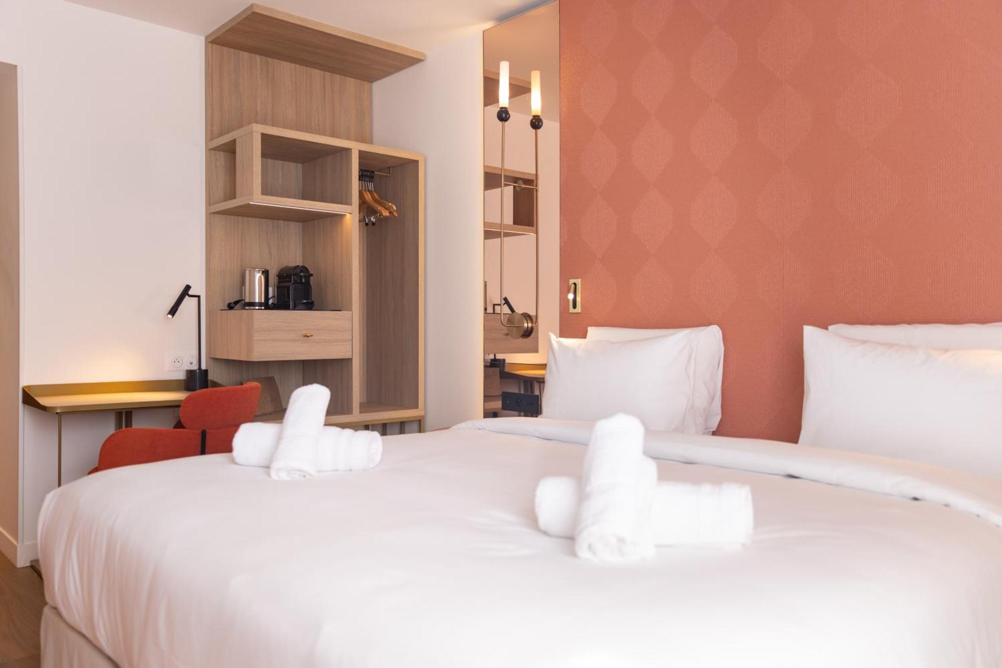Hotel Kyriad Prestige Paris Asnieres Bagian luar foto