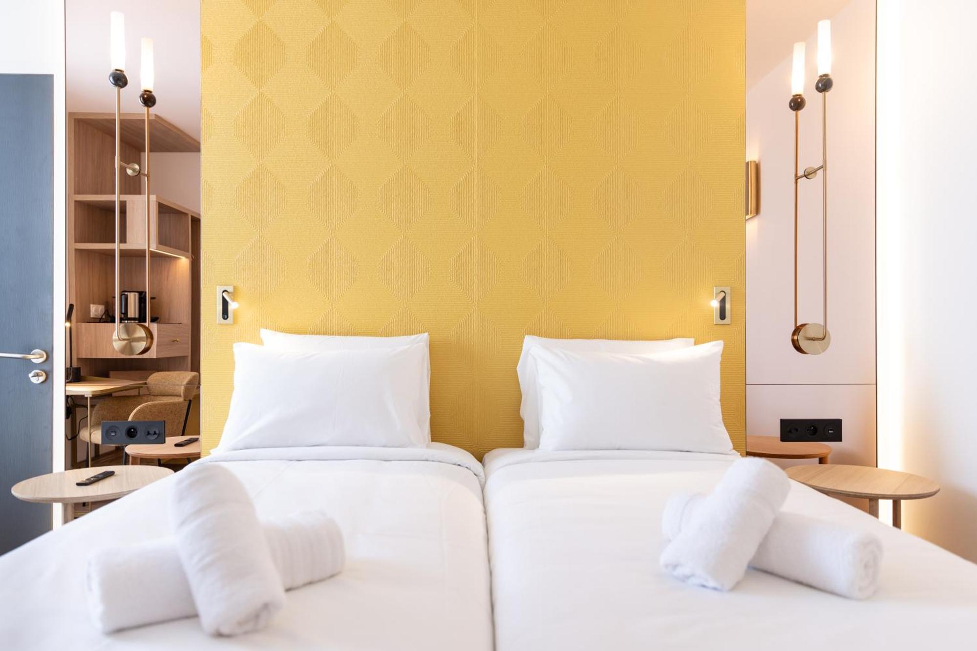 Hotel Kyriad Prestige Paris Asnieres Bagian luar foto