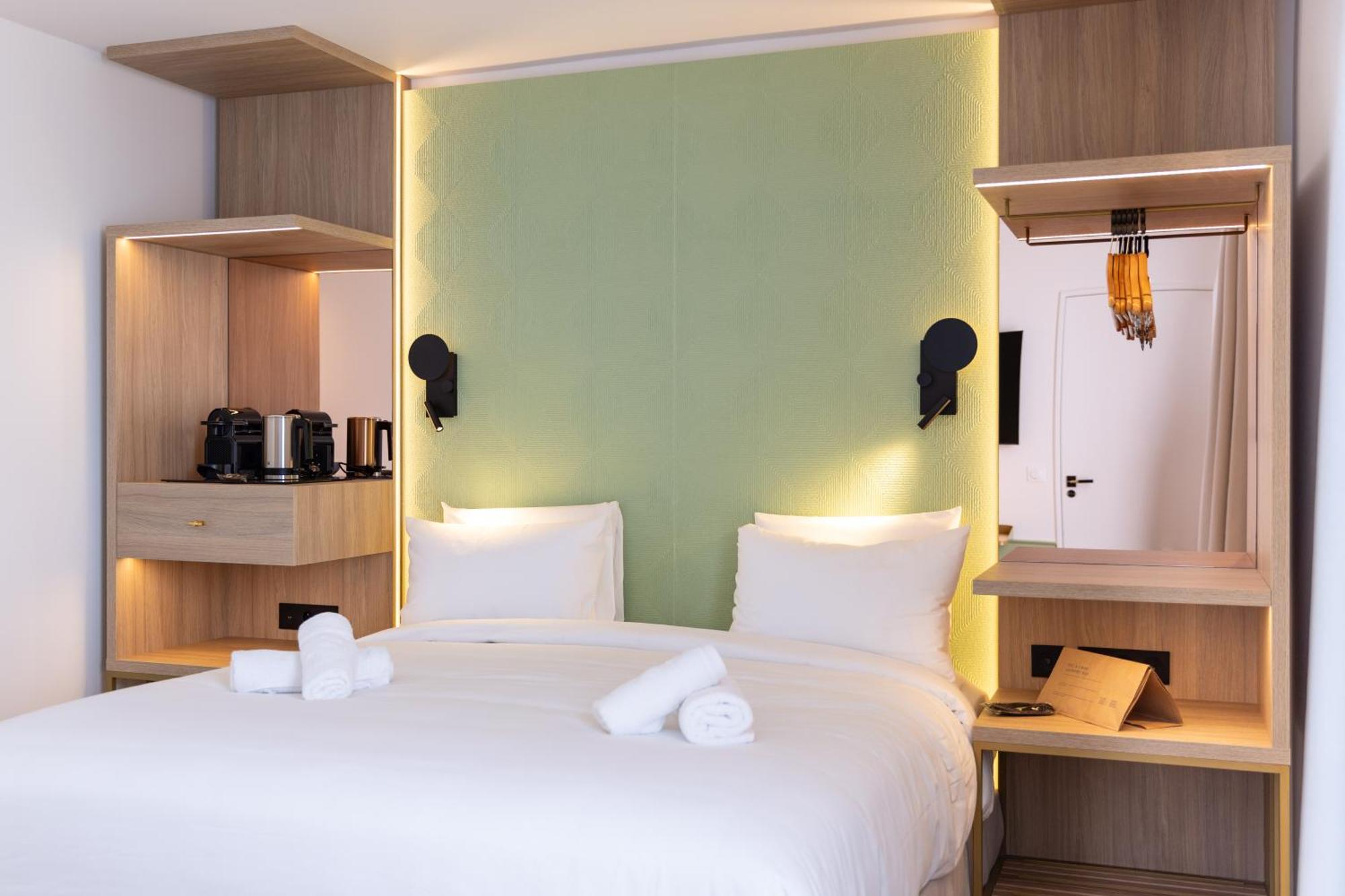 Hotel Kyriad Prestige Paris Asnieres Bagian luar foto